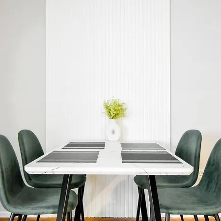 Luxury 1br Escape - Sleek Modern Design & Upscale Sófia